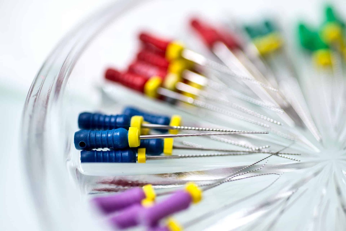 معالجة عصب الأسنان - طبيب أسنان محمد أكتورك - طرابزون - تركيا